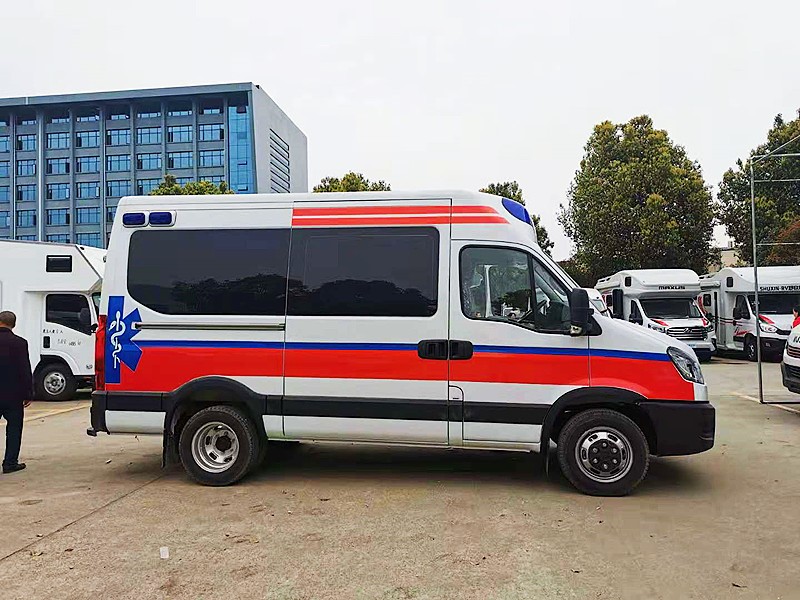 依維柯歐勝長(zhǎng)軸救護(hù)車(chē)