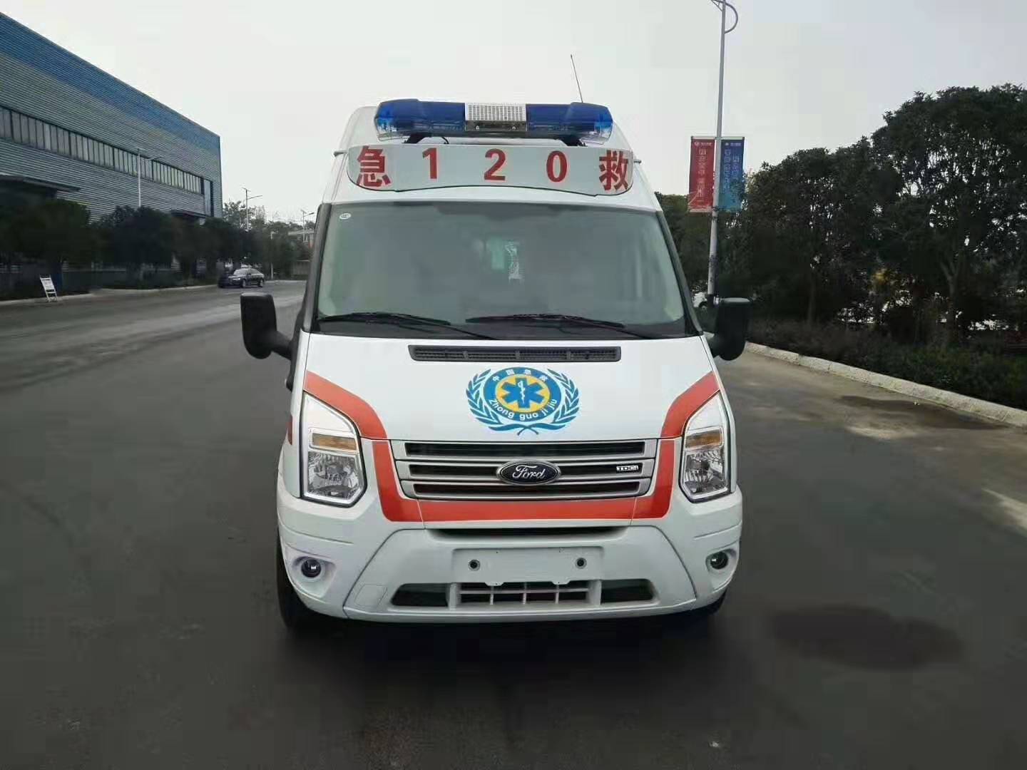 福特V348長軸中頂監(jiān)護(hù)型救護(hù)車